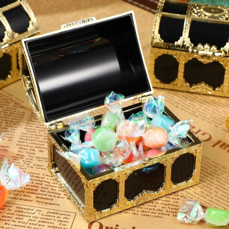 Coffre noir et or pirate