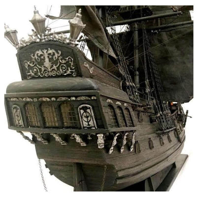 bateau-black-pearl-pirates-des-caraibes-arriere