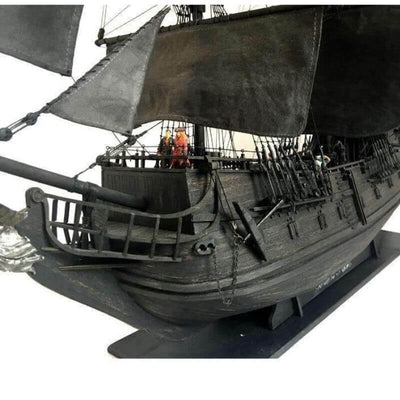 bateau-black-pearl-pirates-des-caraibes-avant