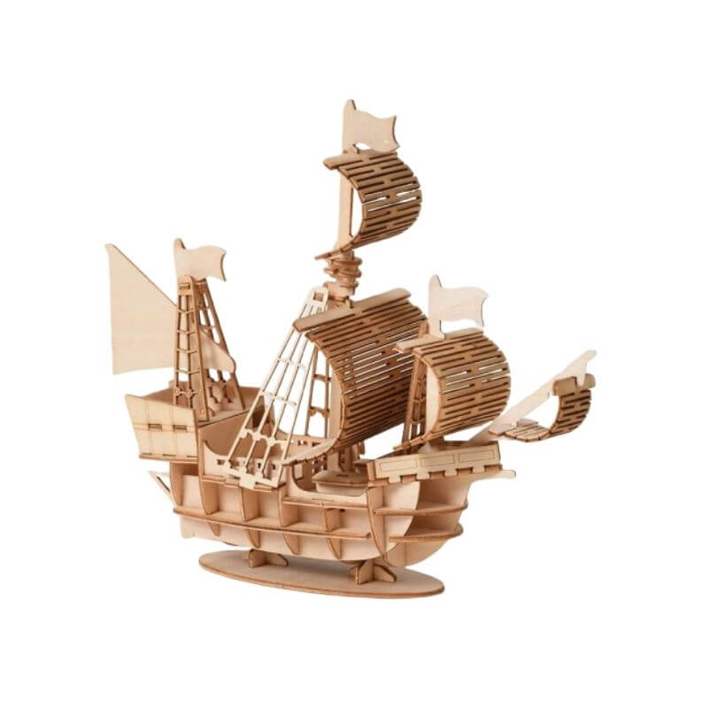 Maquette de bateau voilier en bois de pin style méditerranéen Maquette de bateau voilier en bois de pin style méditerranéen