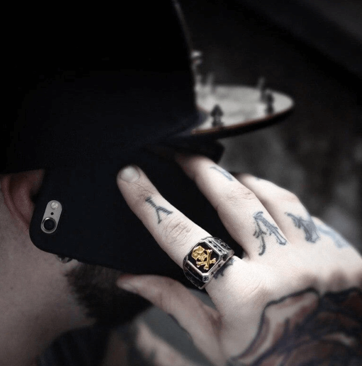 pirate-chevaliere-or-telephone